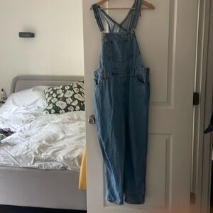 Levi jeans overalls size 32